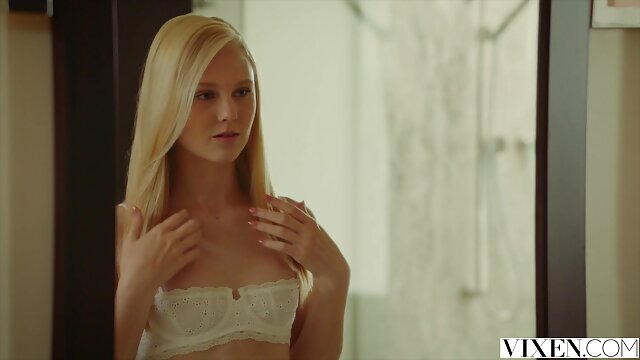 Lizidous babe Lizi วีดีโอ โป้ะ Vogue กำลังสร้างความรักกับแฟนหนุ่มเลือดร้อนของเธอ